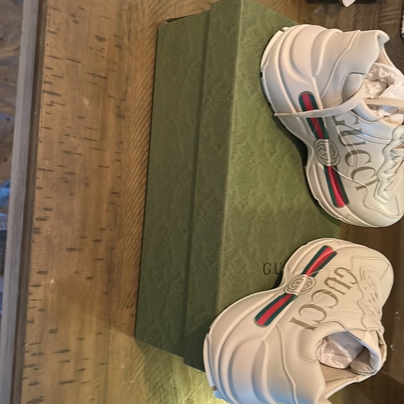 Gucci - Picture 4 of 4